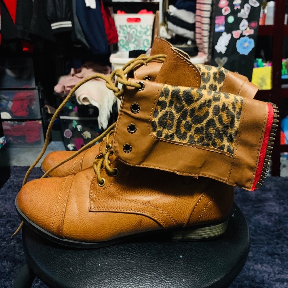 Women Boots 👢